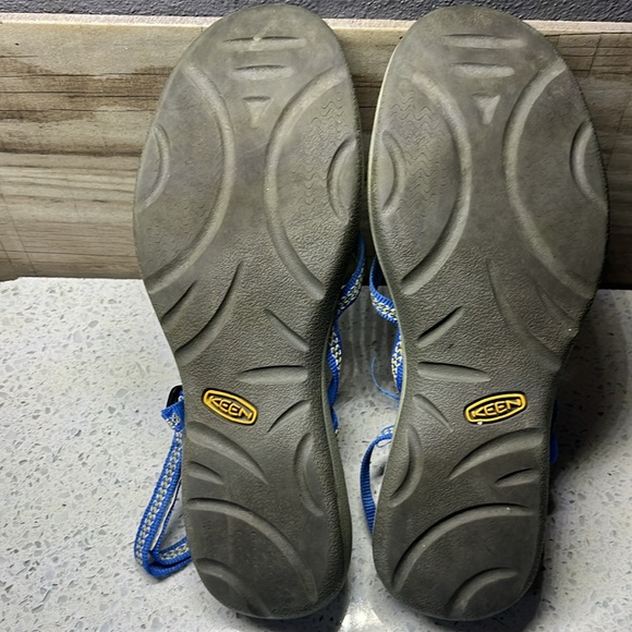 💙💙KEEN Sandals 💙💙 - Picture 4 of 4
